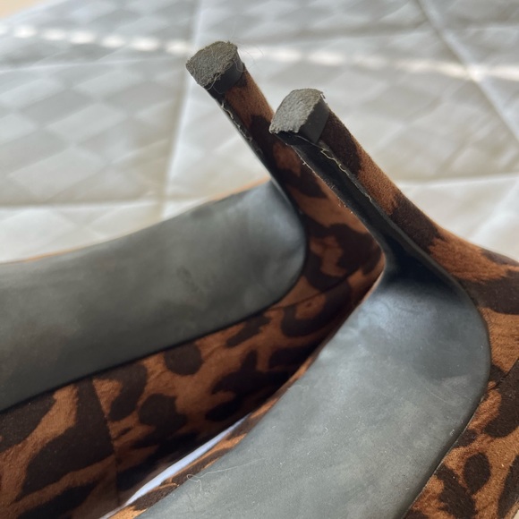 Animal Print Pumps - Picture 4 of 6